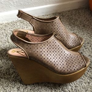 NWOT Rock & Candy Open-Toe Wedge Heels